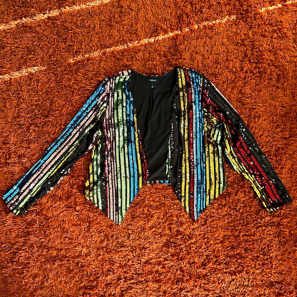SIZE 1 TORRID RAINBOW SEQUINS SHORT BLACK JACKET